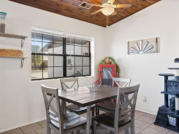 3rd image of 301 Calle Quieta NE