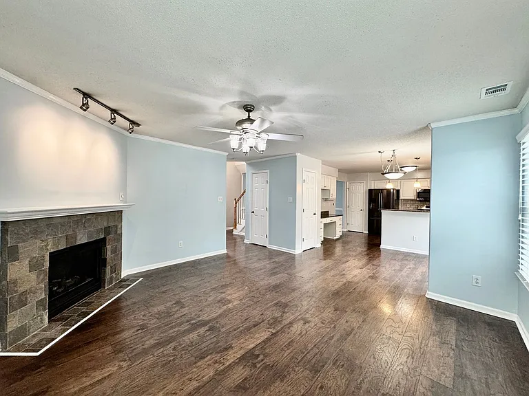 1733 Bernstein Dr — Photo 22