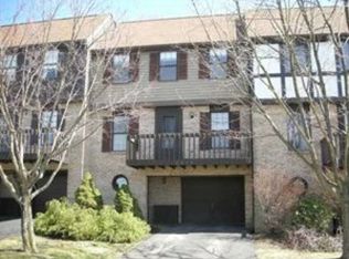 2712 Bingham Dr, Pittsburgh, PA 15241