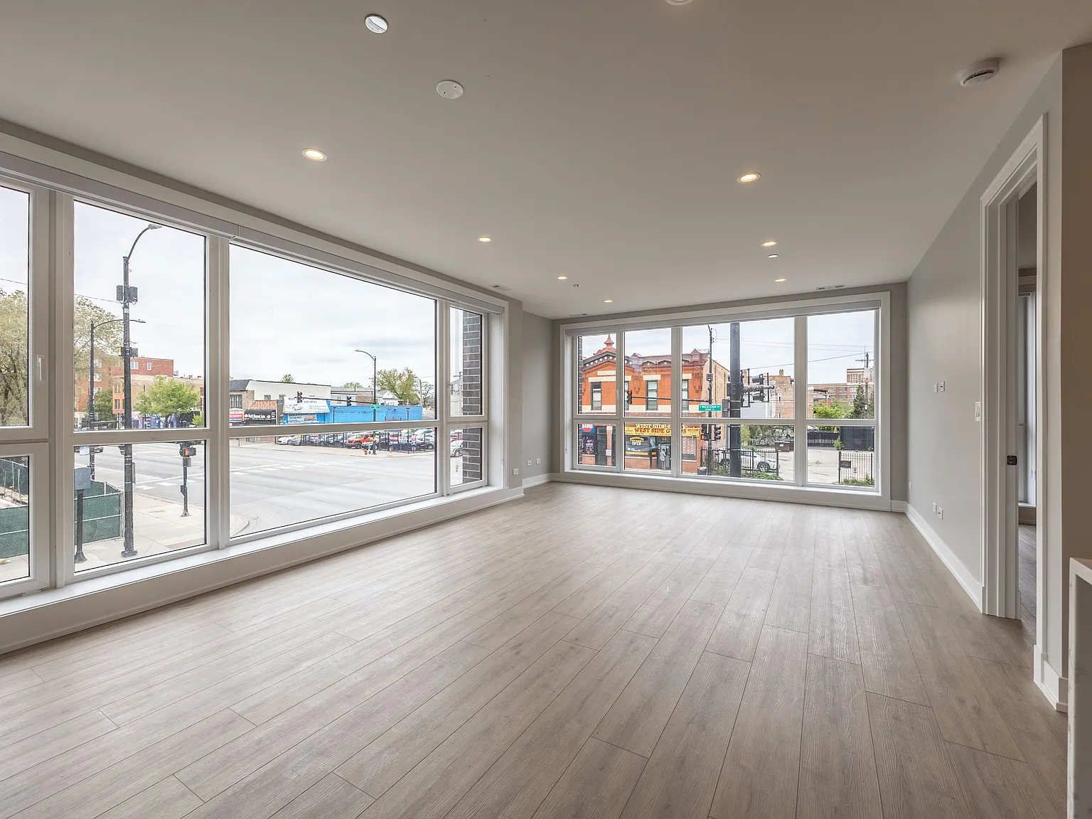 2 bed, 1200 sqft, $2,850 — Photo 2
