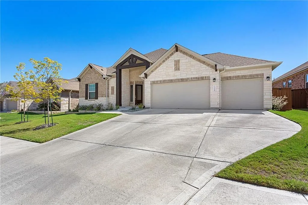 4 bed, 3.5 bath, 2540 sqft, $2,950 — Photo 3