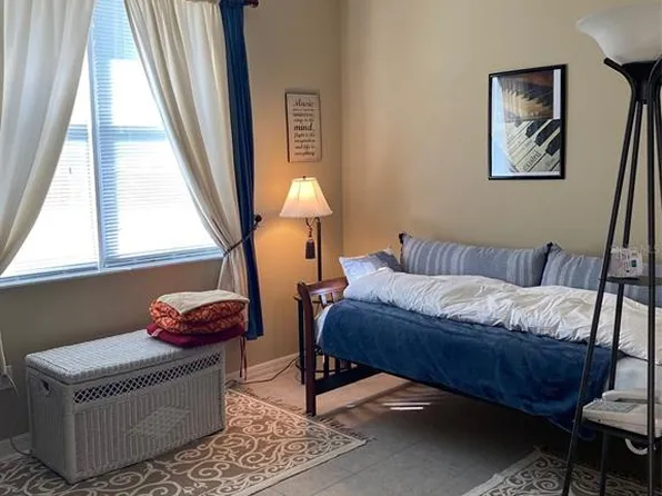 1 Crosstie Ct, Palm Coast, FL 32137