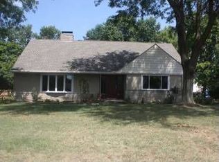 110 Croswell Rd, Columbus, OH 43214