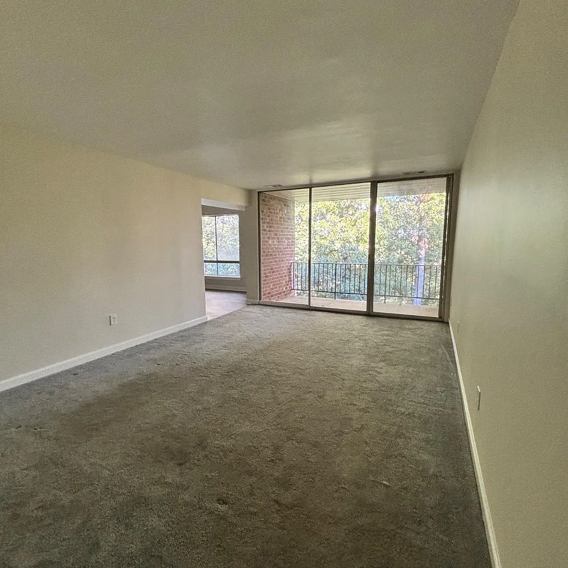 Chelsea Wood Condominium — Photo 2