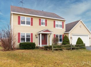 2279 Country Water Ct, Elgin, IL 60123