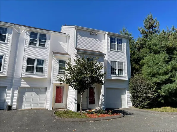 52 Deerwood Lane #11, Waterbury, CT 06704