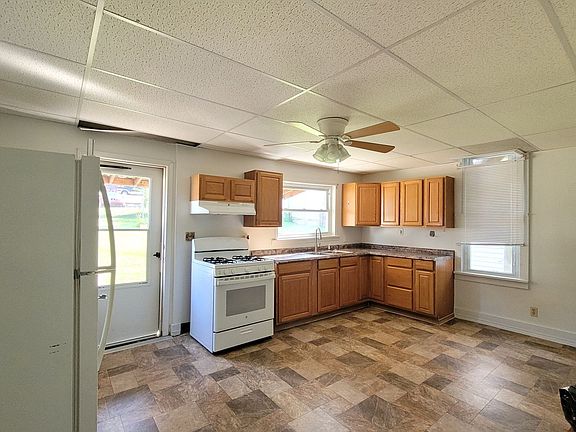 3rd image of 320 Jefferson Ave #1