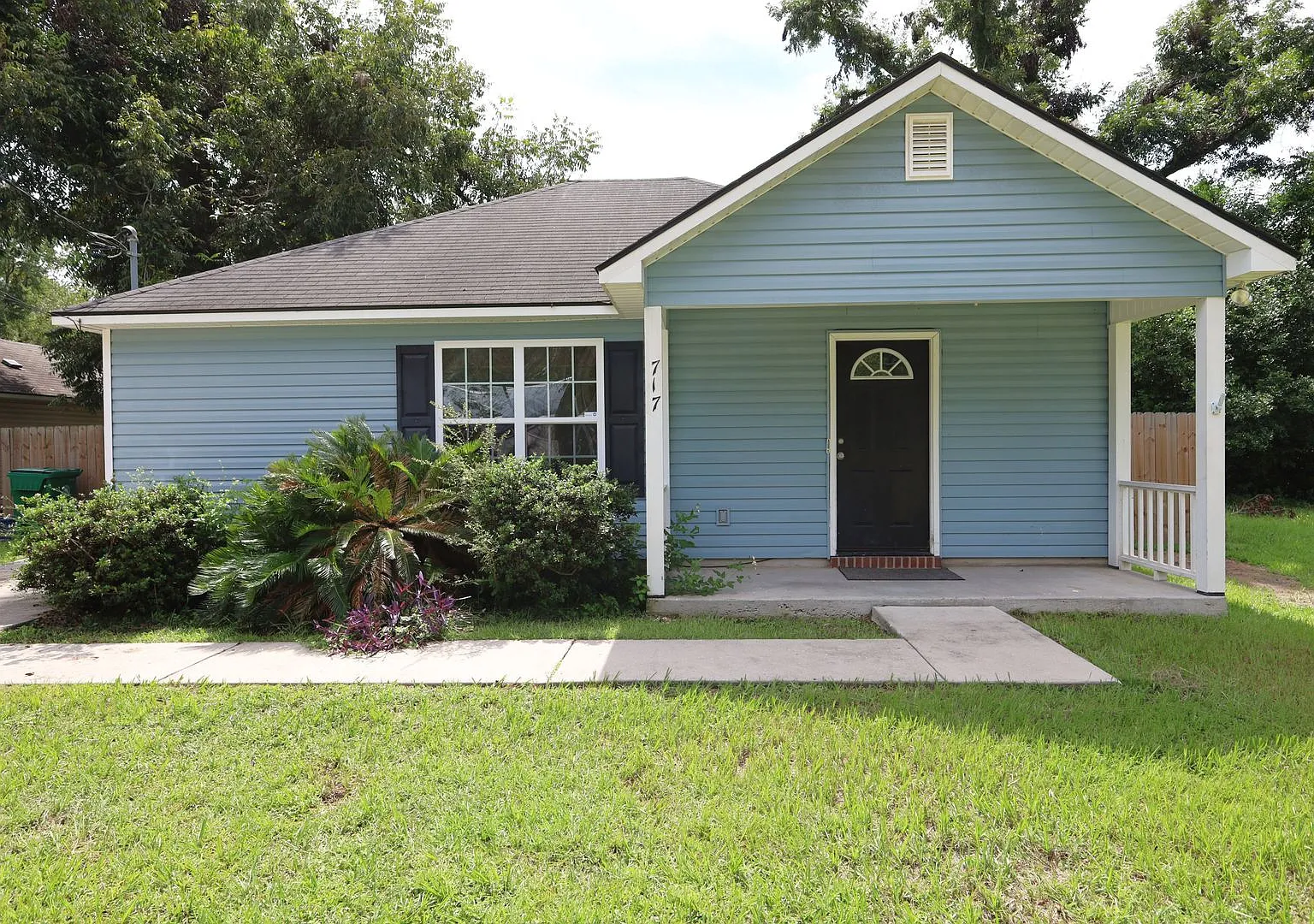 717 E Force Street (HVP) — Photo 1