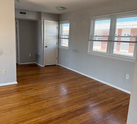 3rd image of 9102 Amherst Ave #B5