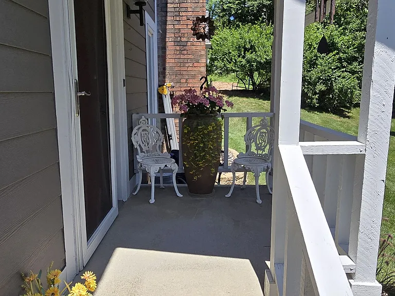 8198 Foxchase Cir — Photo 5
