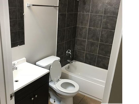 4th image of 1527 S Hamlin Ave #2
