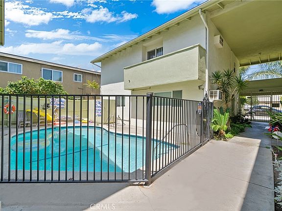 5th image of 13520 Victory Blvd