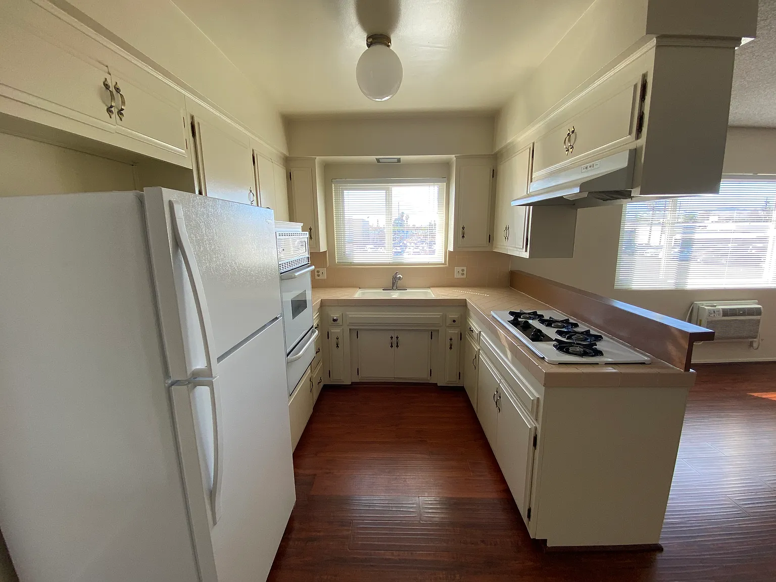 7461 Canby Ave — Photo 4