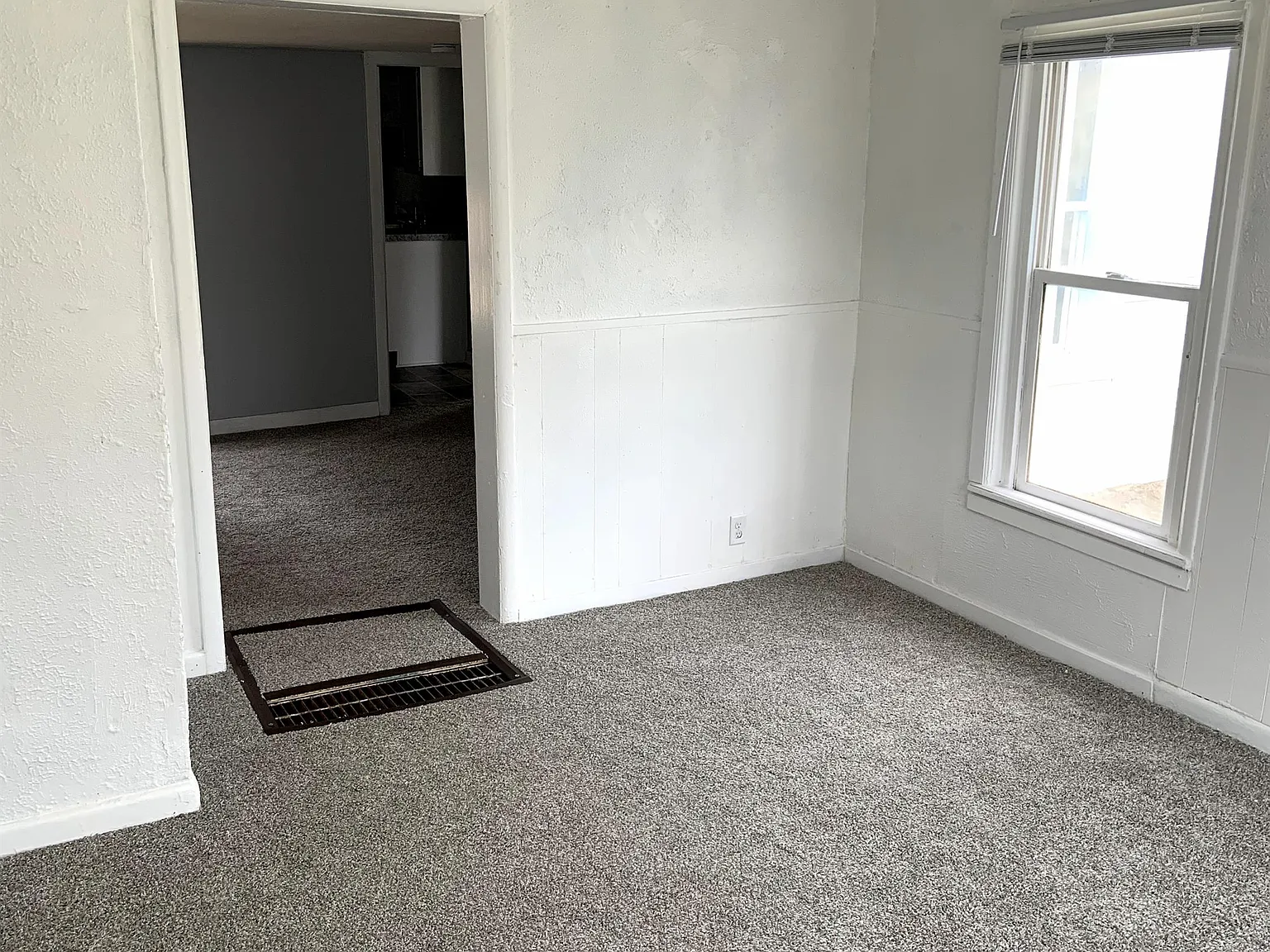 827 7th Avenue, Council Bluffs, IA 51501 - 1 — Photo 2
