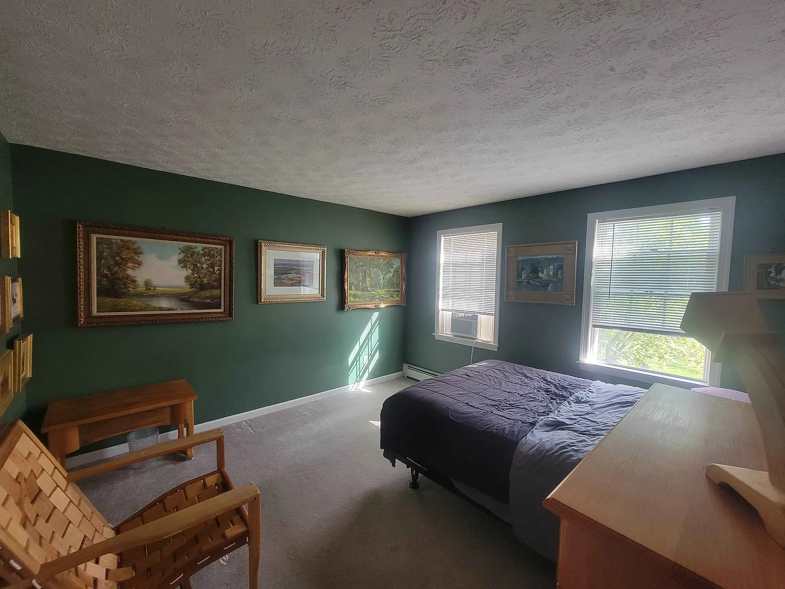 4 bed, 2.5 bath, 2900 sqft, $1,200 — Photo 2