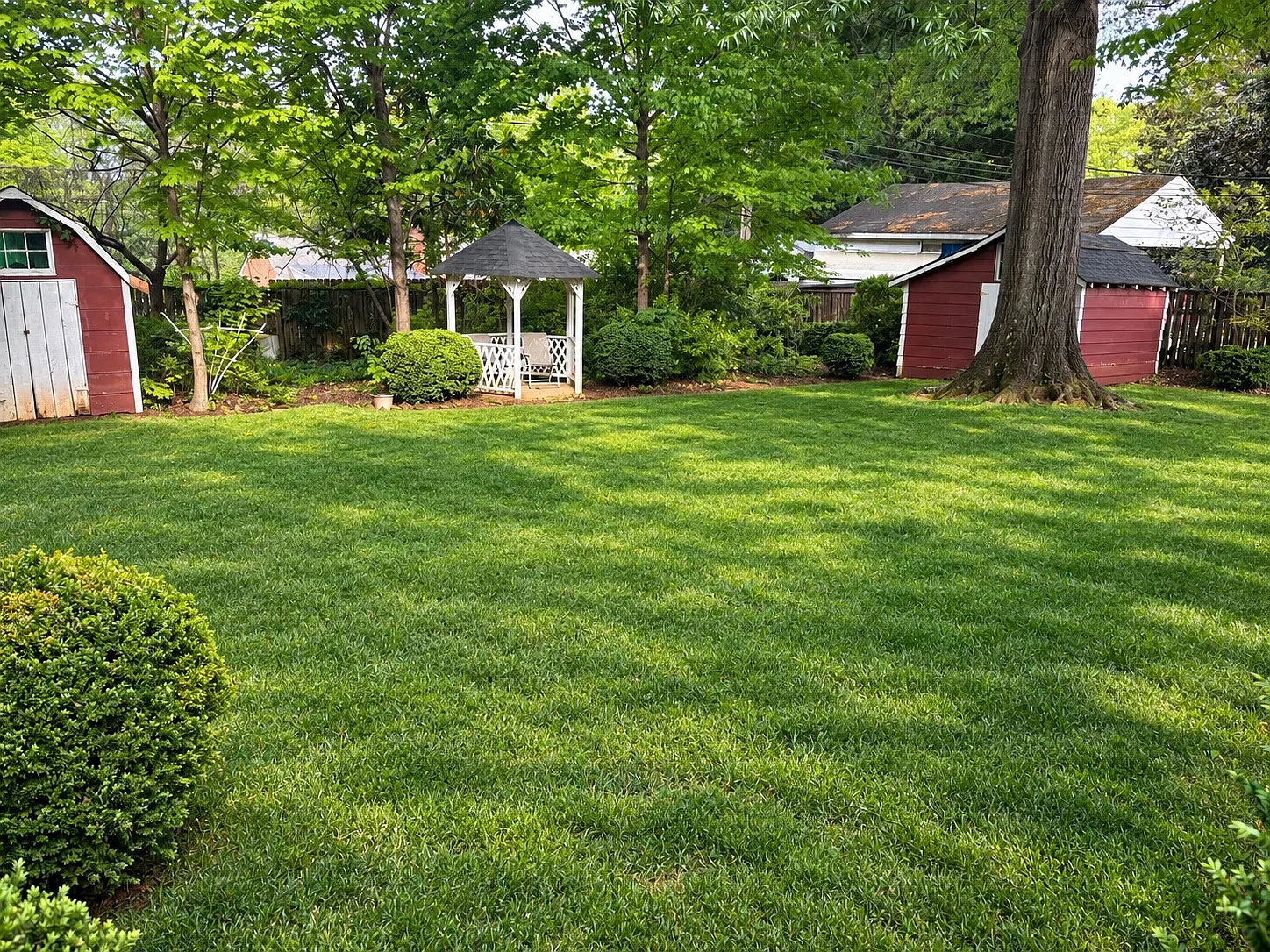 1012 Onslow Dr — Photo 2