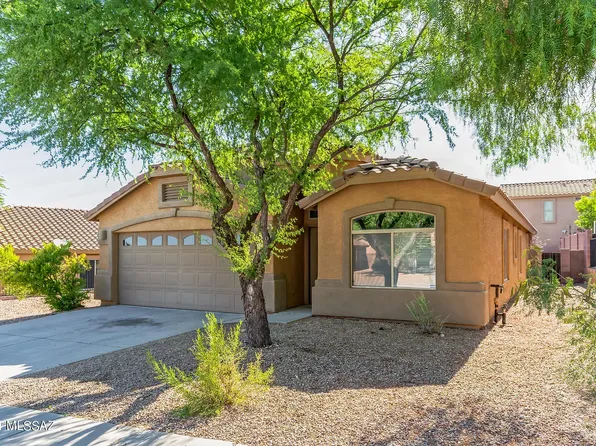 10899 S Lake Gambusi Dr, Vail, AZ 85641