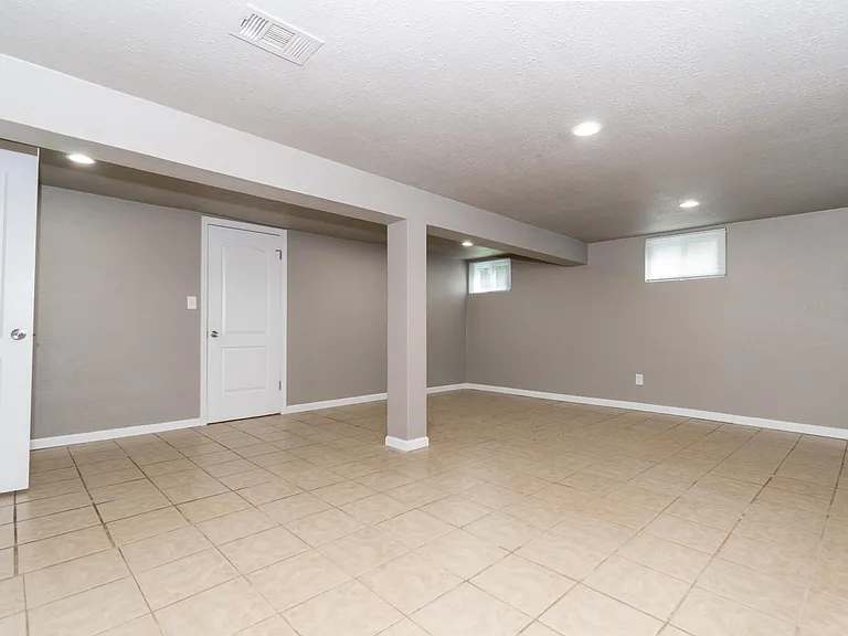 6364 NW 49th St — Photo 26