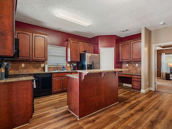 5th image of 82 Lee Road 2170