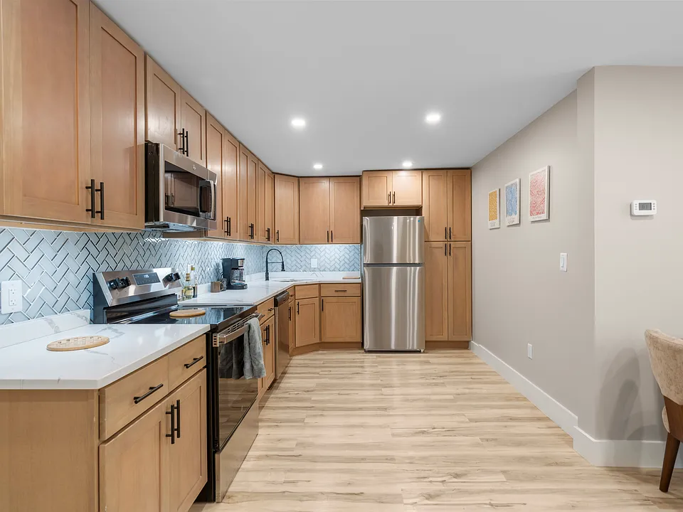 48A311 Avonwood Rd #311