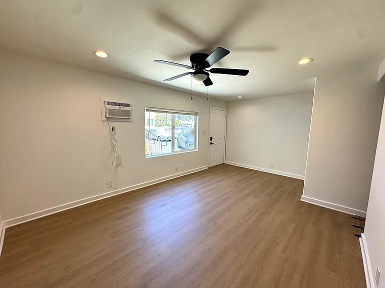5907 Cahuenga Blvd #2 — Photo 7
