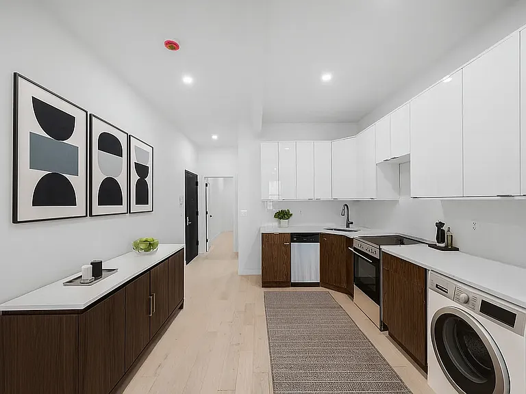 753 9th Ave #3B — Photo 1