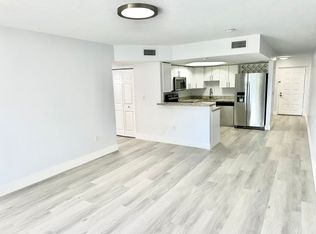 8373 Lake Dr APT 502, Doral, FL 33166
