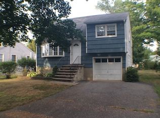 66 3rd St, Pequannock, NJ 07440