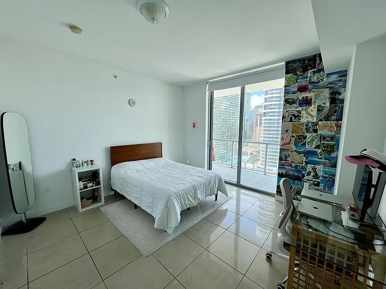 79 SW 12th St #2903 — Photo 5