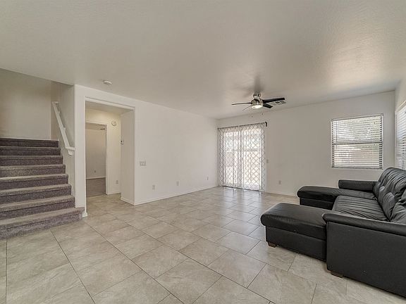 4th image of 43328 W Elizabeth Ave