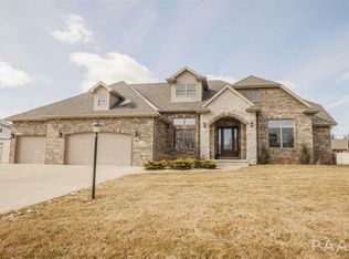 4 Bishops Ct, Washington, IL 61571