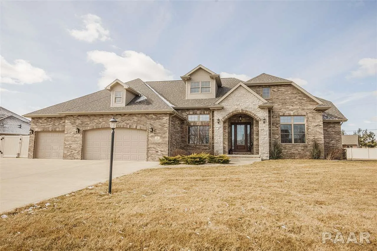 4 Bishops Ct photo 1