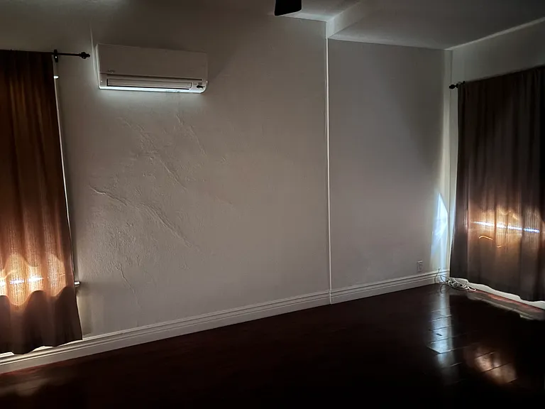503 Bay St — Photo 24