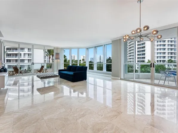 21150 Point Pl APT 702, Aventura, FL 33180