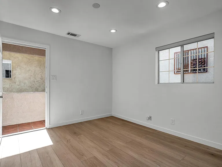 914 Hilldale Ave — Photo 5