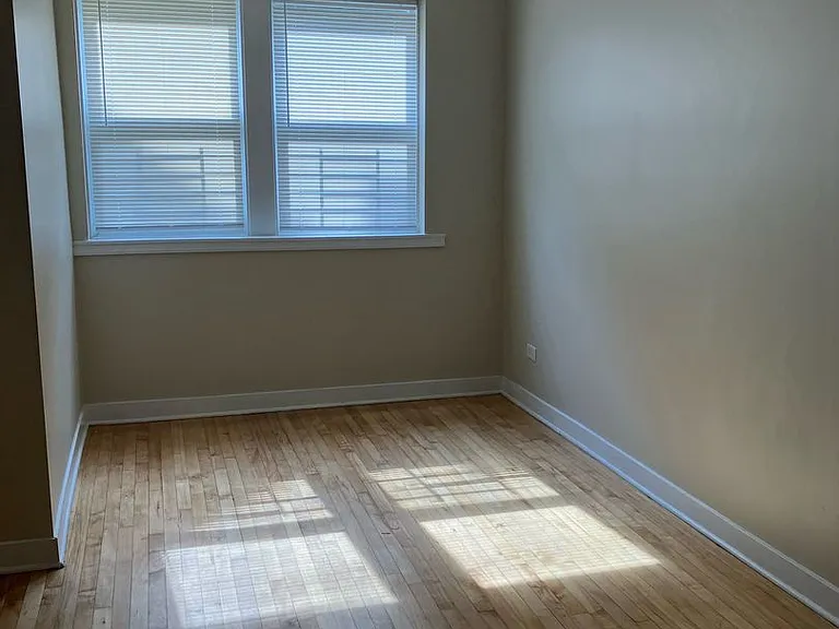 4824 W Addison St — Photo 3