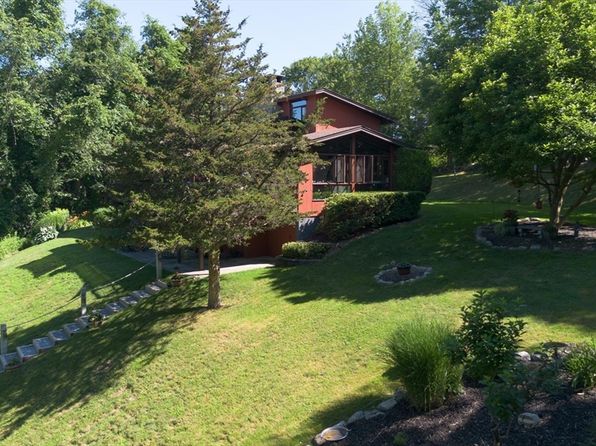 1023 N Woodstock Rd, Southbridge, MA 01550