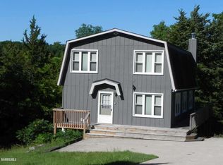 3 Shagbark Ln, Galena, IL 61036