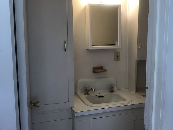 5th image of 320 S 1st St Unit 2