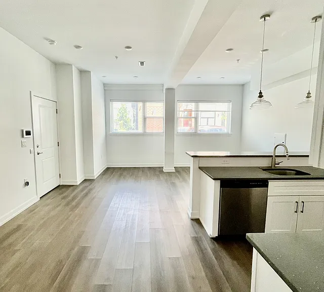 1342 N Marston St #2B2B — Photo 6