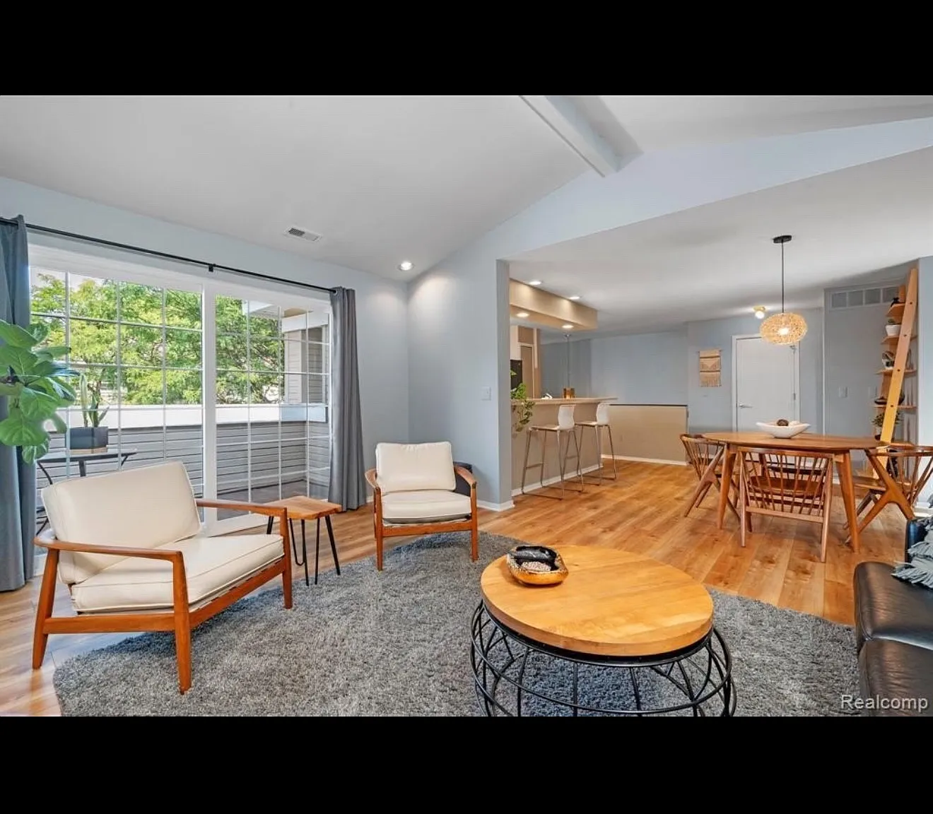 2 bed, 1450 sqft, $2,000 — Photo 4