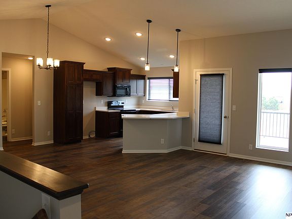 3rd image of 1501 Derek Ave