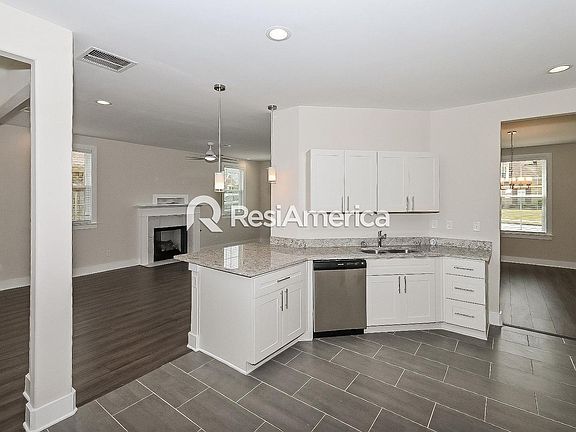 4th image of 136 Heartland Ln