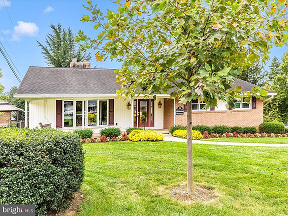 5th image of 15 Brightwood Dr