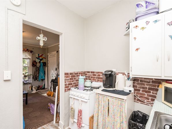 des-moines-iowa-251547626 picture