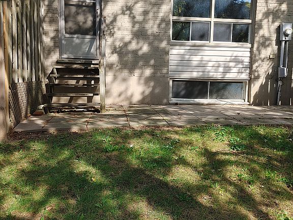 3rd image of 310 Westminster Ave