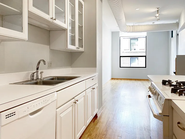 910 S Michigan Ave #1009 — Photo 4