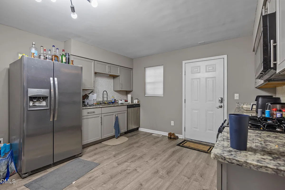 Building Photo - 1508 Gorman St #204