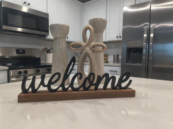 8 Unique Ct, Palm Coast, FL 32164