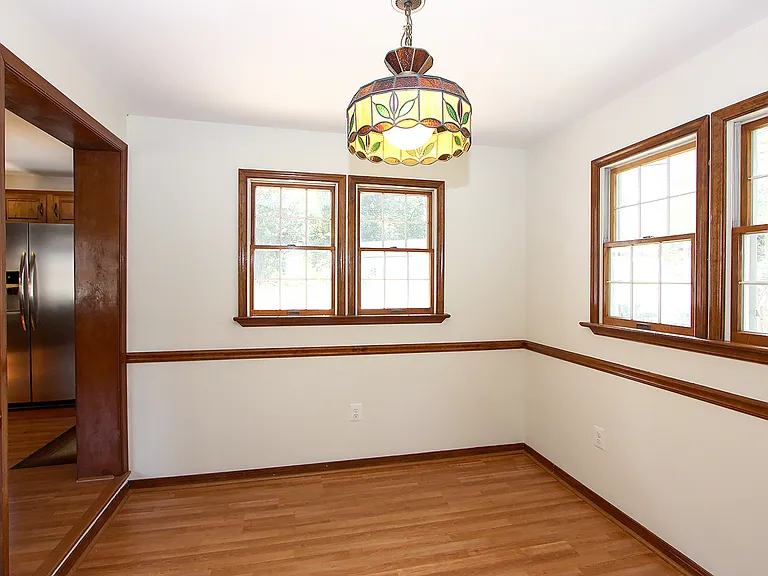 2204 Luzerne Ave — Photo 9